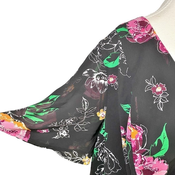 Torrid Floral Cropped Chiffon Blouse NWT - Picture 4 of 16